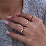Kylie elegant flow ring med zirkonia