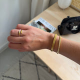 Lolly Armring med Rustik Hamret Look